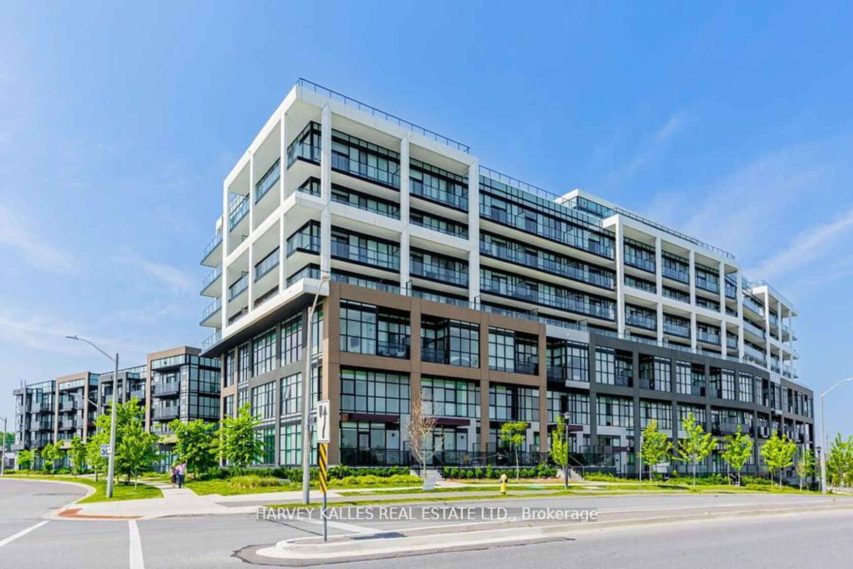 4 - 60 George Butchart Drive, CFB, Toronto 