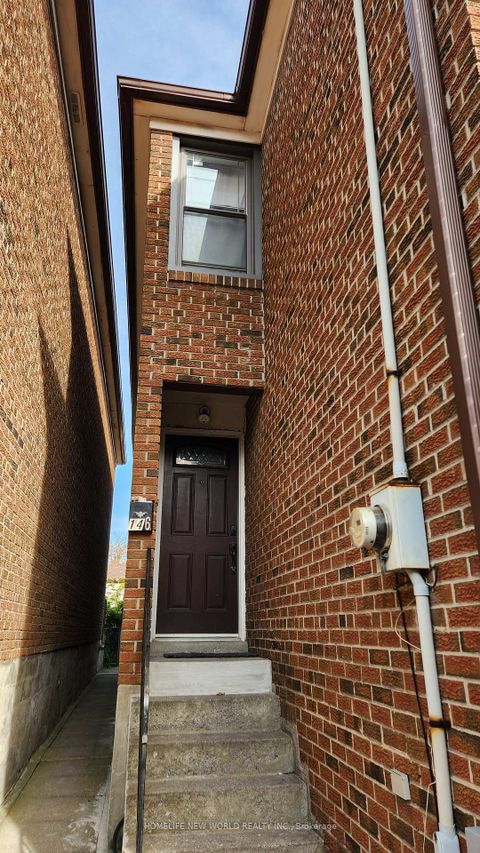 Photo 1 at 146 Wolseley Street, Bellwoods, Toronto