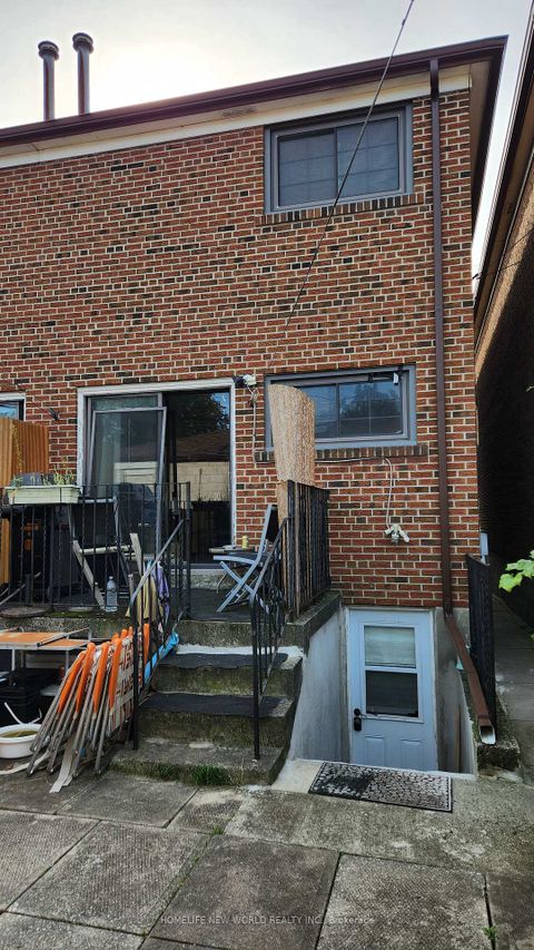 Photo 3 at 146 Wolseley Street, Bellwoods, Toronto