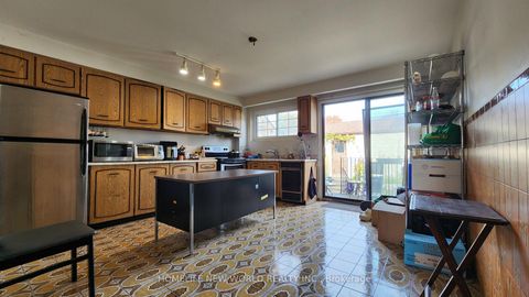 Photo 9 at 146 Wolseley Street, Bellwoods, Toronto