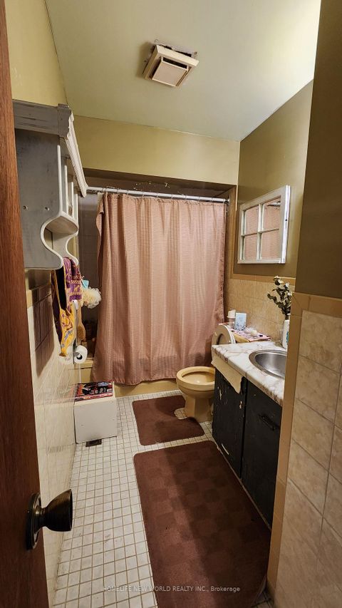 Photo 17 at 146 Wolseley Street, Bellwoods, Toronto