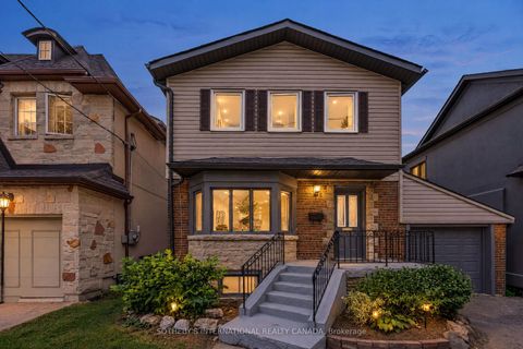 Photo 4 at 122 Brentcliffe Road, Leaside, Toronto