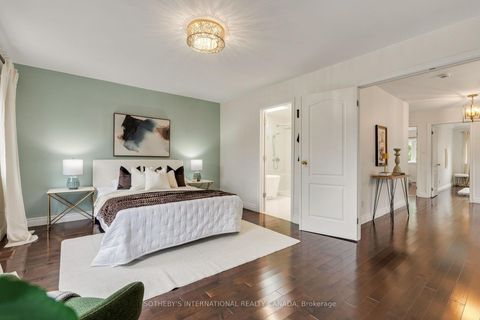 Photo 20 at 122 Brentcliffe Road, Leaside, Toronto