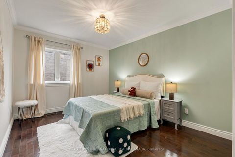 Photo 25 at 122 Brentcliffe Road, Leaside, Toronto