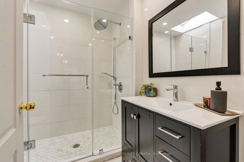 Photo 29 at 122 Brentcliffe Road, Leaside, Toronto