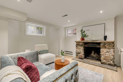 Photo 33 at 122 Brentcliffe Road, Leaside, Toronto