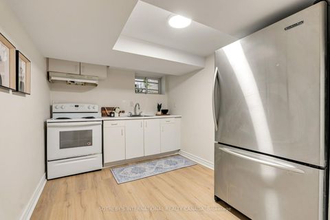 Photo 35 at 122 Brentcliffe Road, Leaside, Toronto