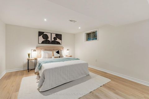 Photo 36 at 122 Brentcliffe Road, Leaside, Toronto