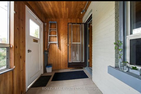 Photo 2 at 15 Lumbervale Avenue, Dufferin Grove, Toronto