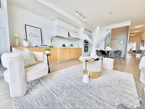 Photo 3 at 3807 - 21 Iceboat Terrace, Waterfront Communities C1, Toronto
