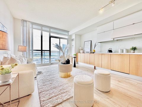 Photo 7 at 3807 - 21 Iceboat Terrace, Waterfront Communities C1, Toronto