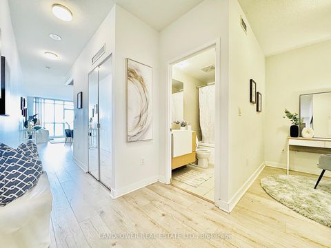 Photo 12 at 3807 - 21 Iceboat Terrace, Waterfront Communities C1, Toronto