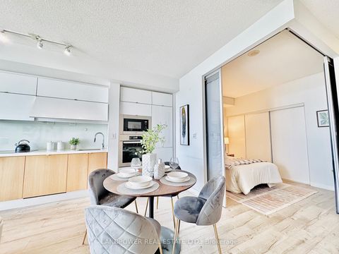 Photo 17 at 3807 - 21 Iceboat Terrace, Waterfront Communities C1, Toronto