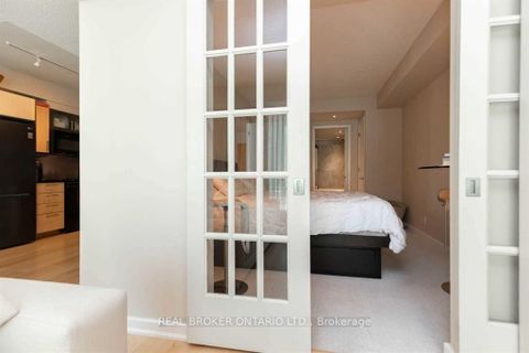 Photo 14 at M04 - 350 Wellington Street W, Waterfront Communities C1, Toronto