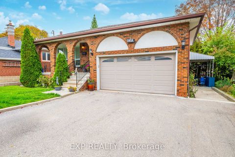 Photo 1 at 593A Scarlett Road N, Humber Heights, Toronto