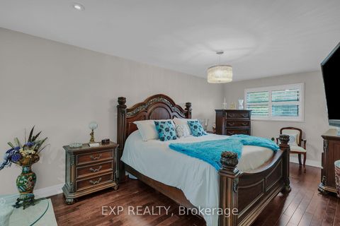 Photo 14 at 593A Scarlett Road N, Humber Heights, Toronto