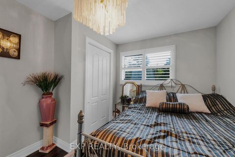 Photo 18 at 593A Scarlett Road N, Humber Heights, Toronto