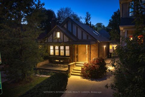 Photo 1 at 16 Sunnybrook Road, Swansea, Toronto