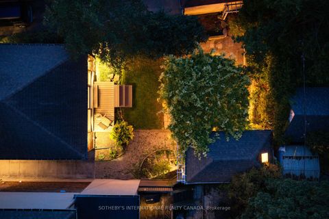 Photo 3 at 16 Sunnybrook Road, Swansea, Toronto