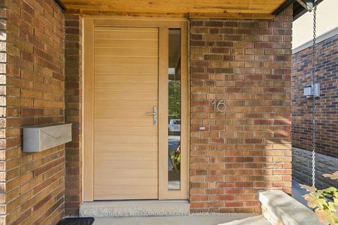 Photo 5 at 16 Sunnybrook Road, Swansea, Toronto