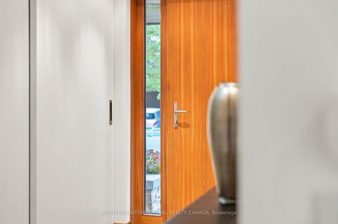 Photo 7 at 16 Sunnybrook Road, Swansea, Toronto
