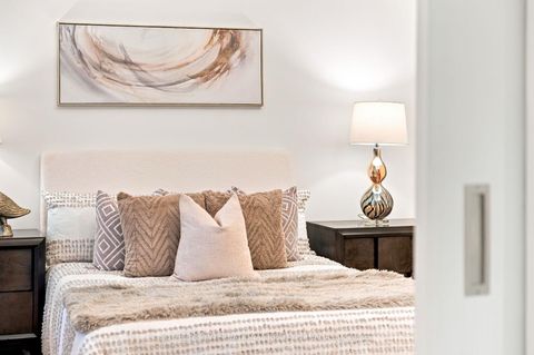 Photo 8 at 16 Sunnybrook Road, Swansea, Toronto