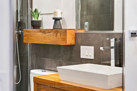 Photo 16 at 16 Sunnybrook Road, Swansea, Toronto
