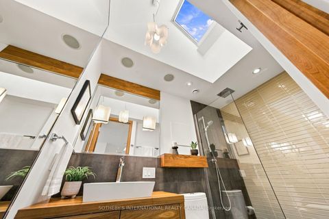 Photo 17 at 16 Sunnybrook Road, Swansea, Toronto