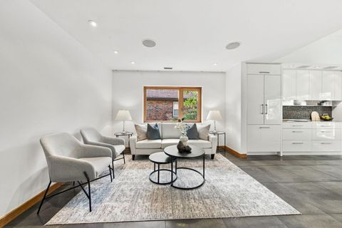 Photo 18 at 16 Sunnybrook Road, Swansea, Toronto