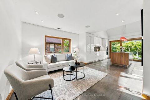 Photo 20 at 16 Sunnybrook Road, Swansea, Toronto
