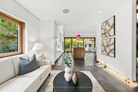 Photo 22 at 16 Sunnybrook Road, Swansea, Toronto