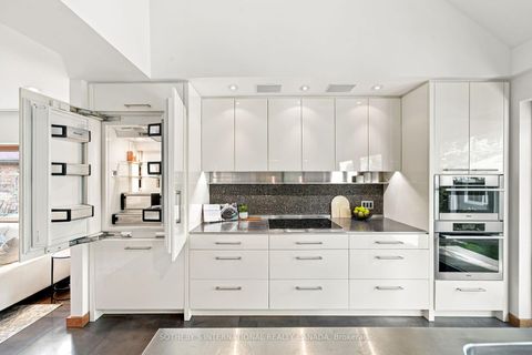 Photo 27 at 16 Sunnybrook Road, Swansea, Toronto