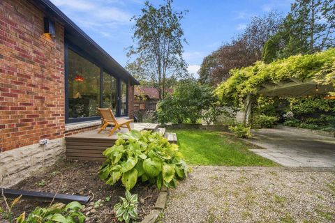 Photo 40 at 16 Sunnybrook Road, Swansea, Toronto