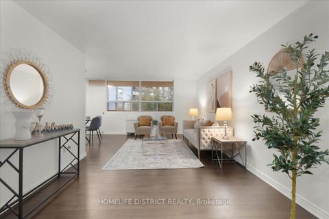 Photo 7 at 404 - 3420 Eglinton Avenue E, Scarborough Village, Toronto