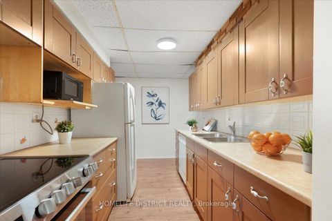 Photo 11 at 404 - 3420 Eglinton Avenue E, Scarborough Village, Toronto