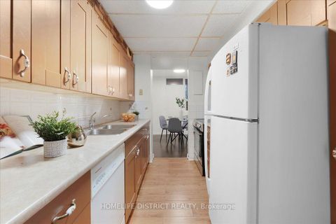 Photo 14 at 404 - 3420 Eglinton Avenue E, Scarborough Village, Toronto