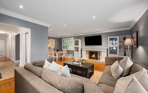 Photo 1 at 136 Prince George Drive, Rosethorn, Toronto
