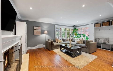 Photo 3 at 136 Prince George Drive, Rosethorn, Toronto