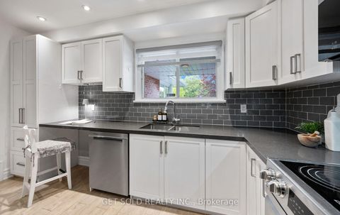 Photo 9 at 136 Prince George Drive, Rosethorn, Toronto