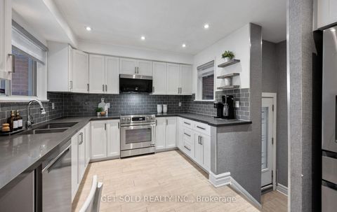 Photo 11 at 136 Prince George Drive, Rosethorn, Toronto