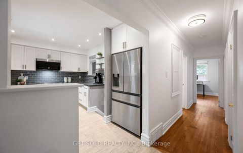 Photo 12 at 136 Prince George Drive, Rosethorn, Toronto