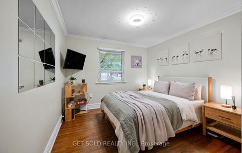 Photo 15 at 136 Prince George Drive, Rosethorn, Toronto