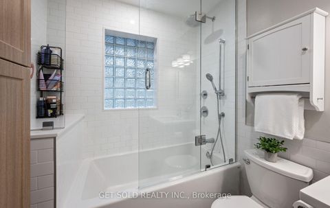 Photo 19 at 136 Prince George Drive, Rosethorn, Toronto