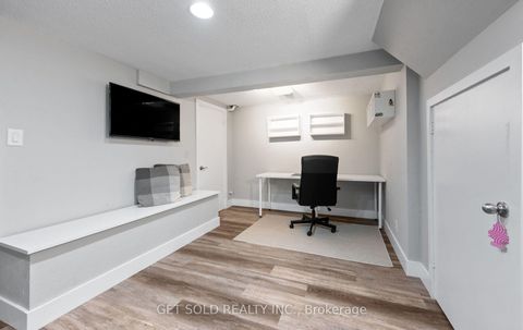 Photo 22 at 136 Prince George Drive, Rosethorn, Toronto