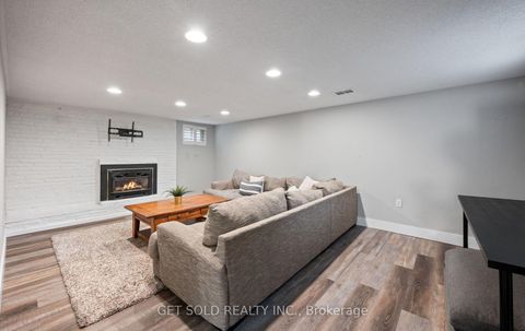 Photo 24 at 136 Prince George Drive, Rosethorn, Toronto