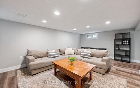 Photo 25 at 136 Prince George Drive, Rosethorn, Toronto