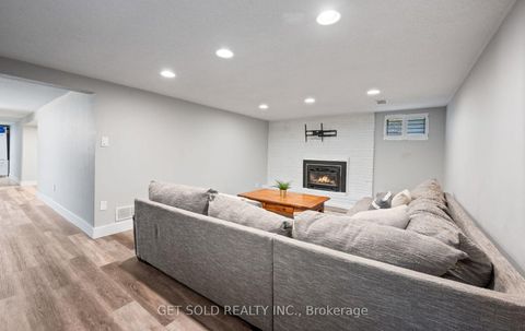 Photo 26 at 136 Prince George Drive, Rosethorn, Toronto