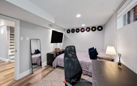 Photo 30 at 136 Prince George Drive, Rosethorn, Toronto