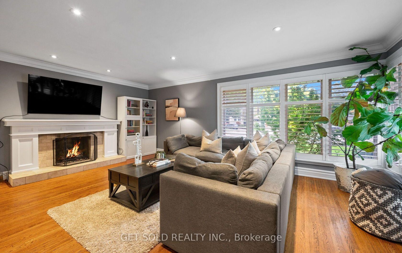 136 Prince George Drive, Rosethorn, Toronto 