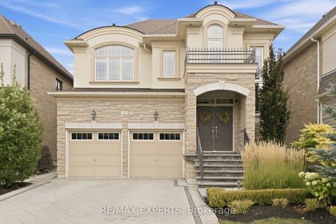 Photo 2 at 22 Garyscholl Road, Vellore Village, Vaughan